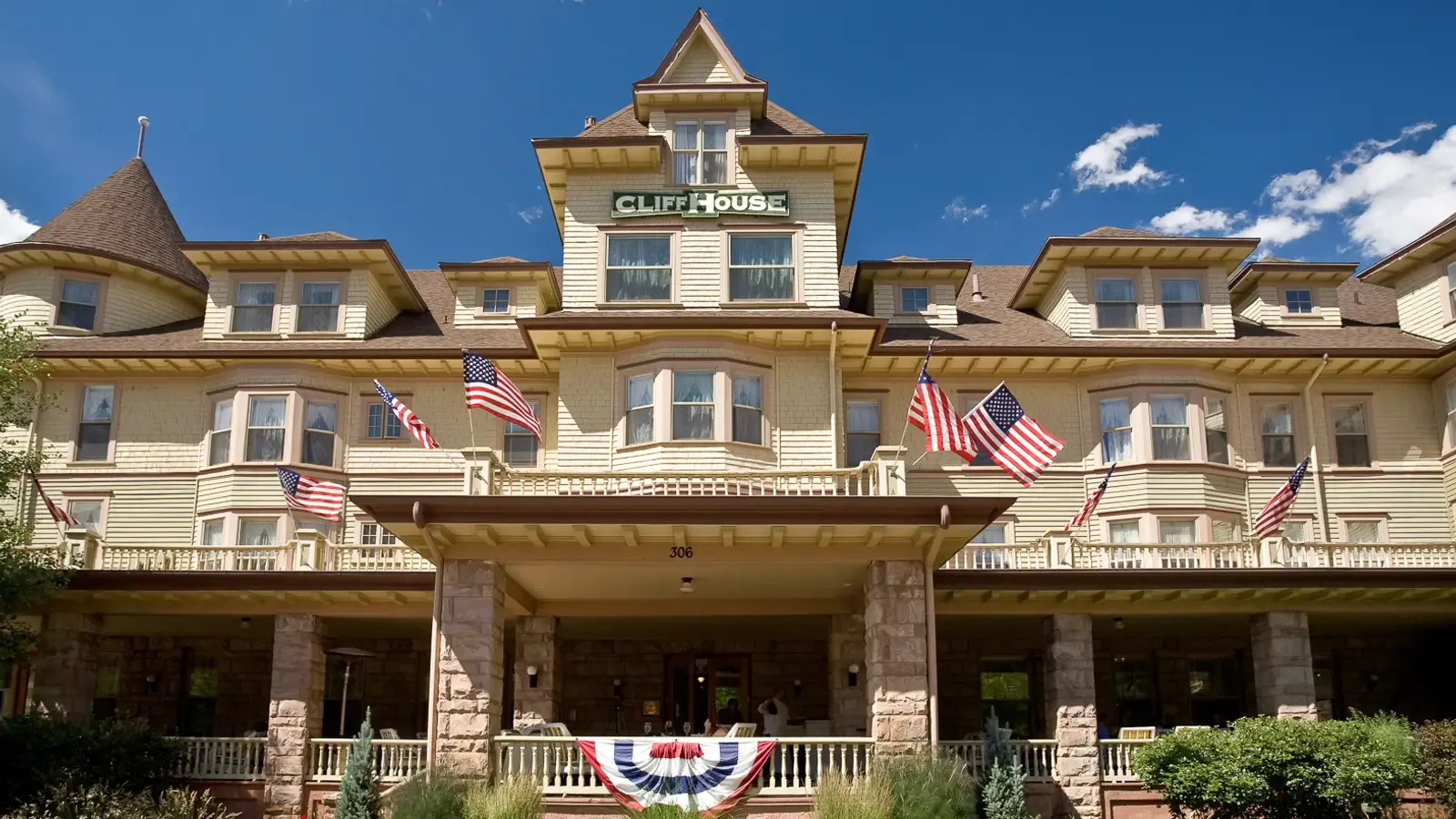 The Cliff House at Pikes Peak